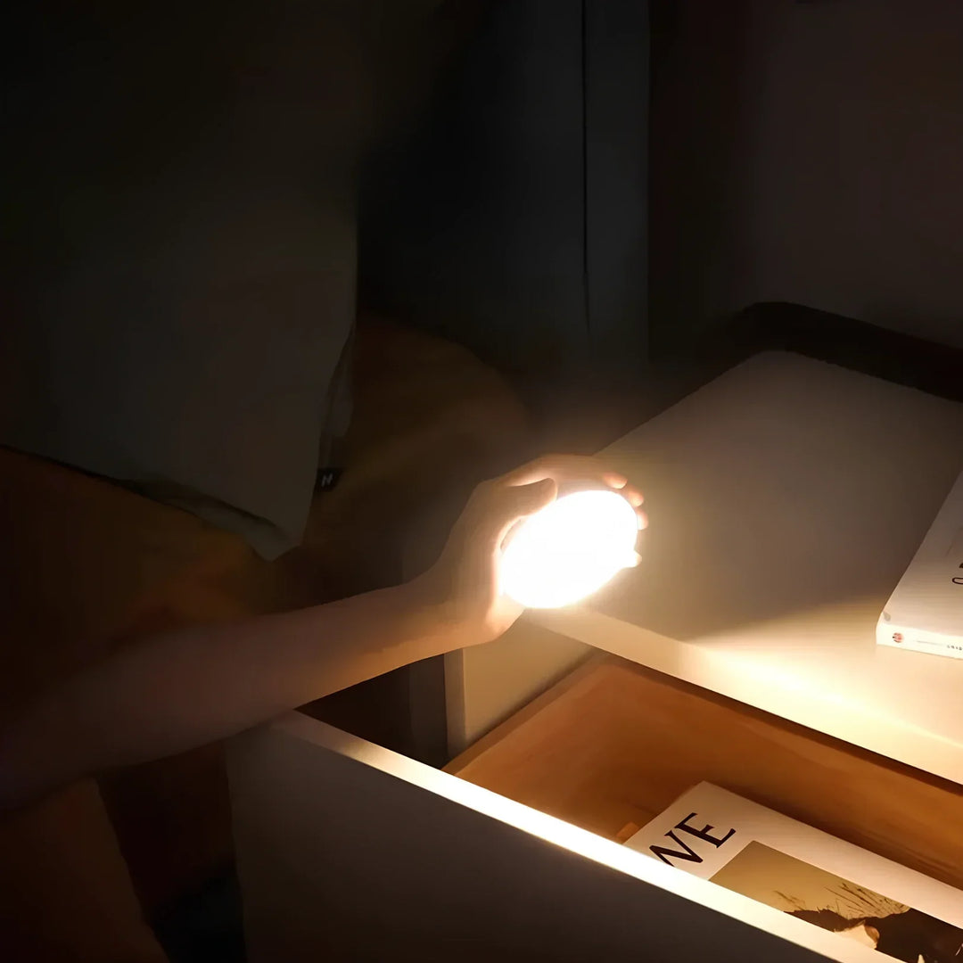Bezprzewodowa lampa z czujnikiem ruchu - LumaLight