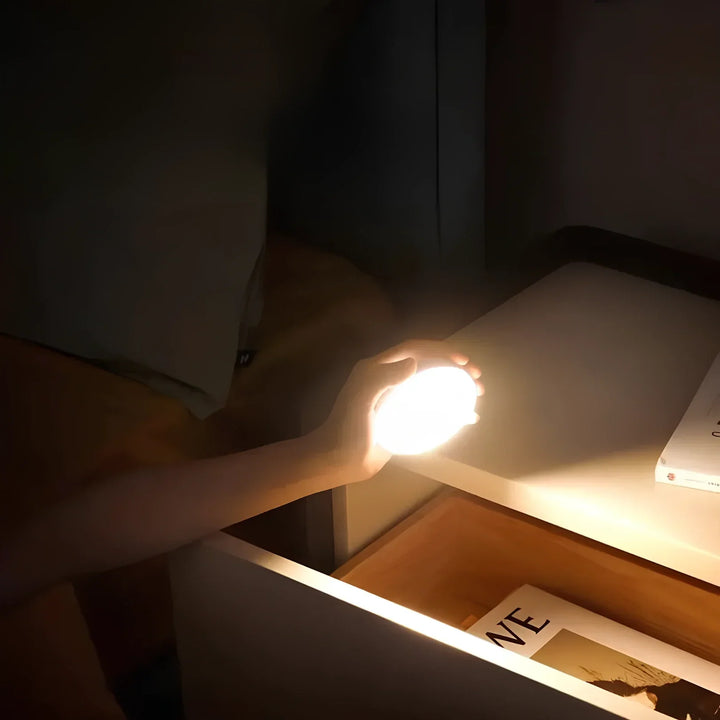 Bezprzewodowa lampa z czujnikiem ruchu - LumaLight
