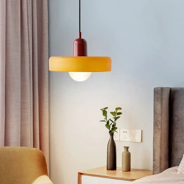 Lampa wisząca Bauhaus z witrażowego szkła