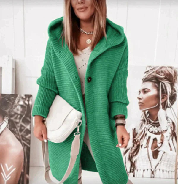 Przytulny sweter z kapturem