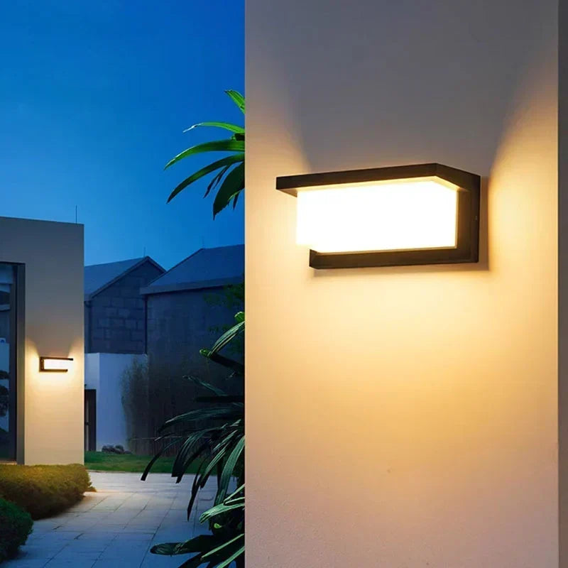 Lampa ścienna | Automatyczny czujnik ruchu | Odporna na warunki atmosferyczne, do wejść i patio