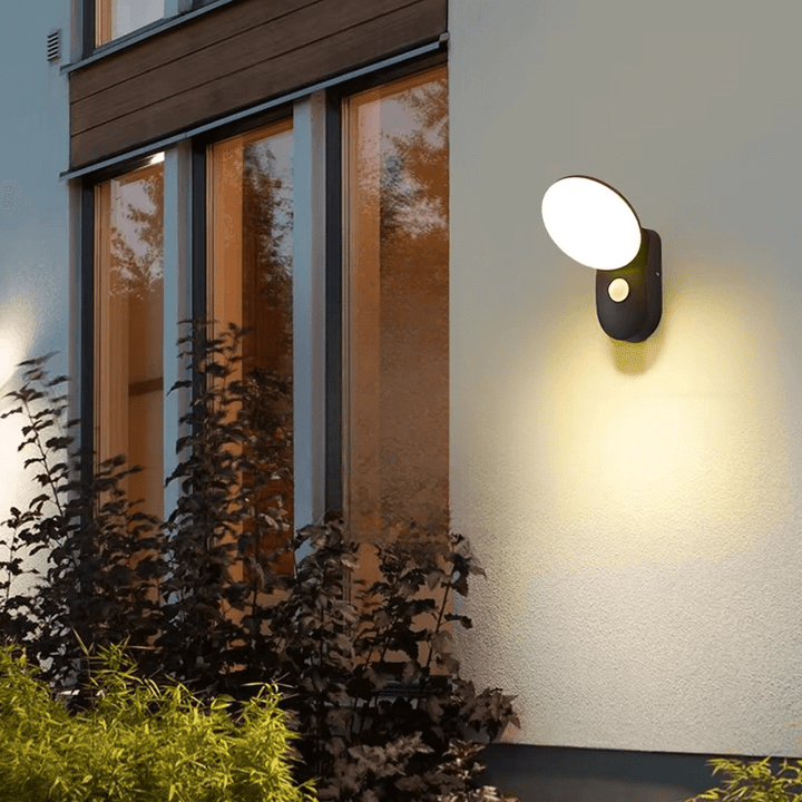 Inteligentna lampa ścienna LED z czujnikiem ruchu
