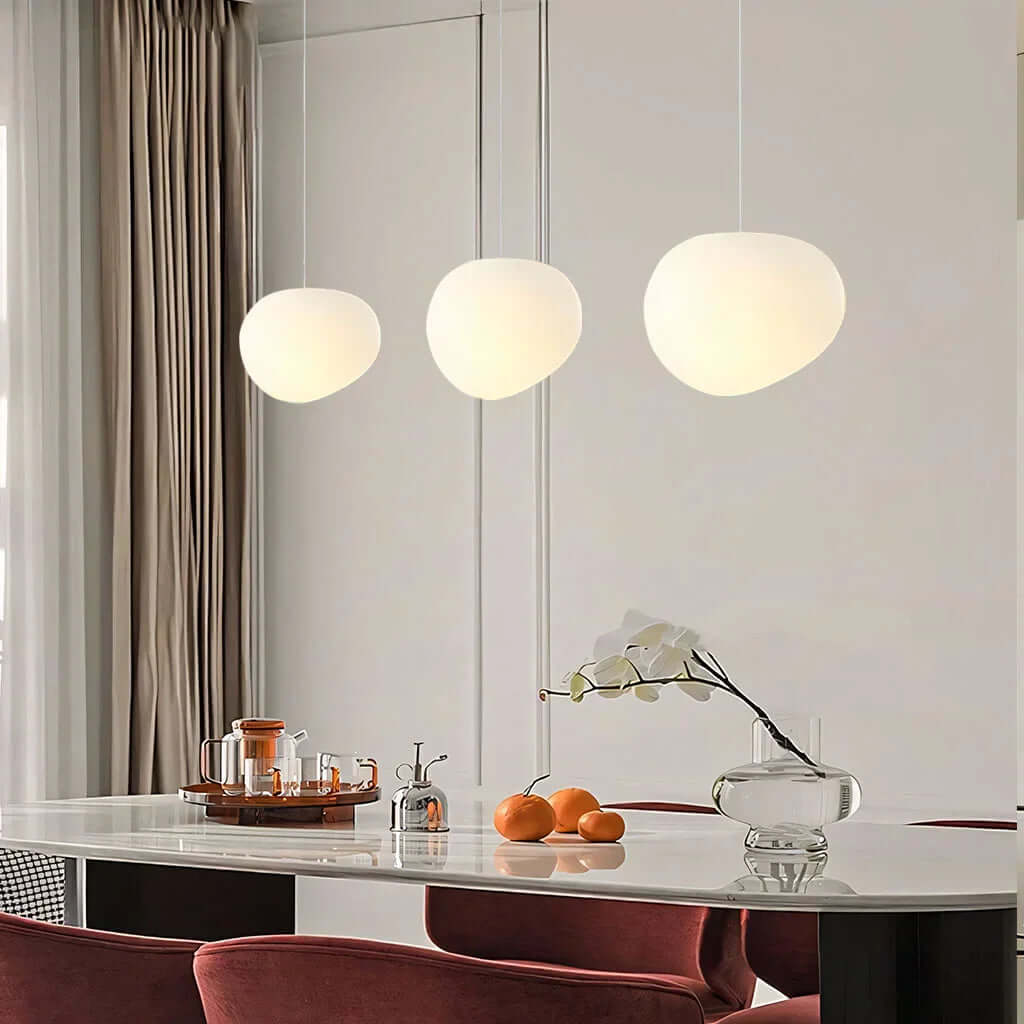 Lampa wisząca z białego kamienia - nowoczesna i minimalistyczna