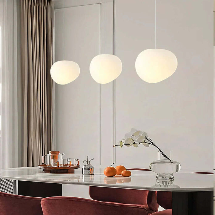 Lampa wisząca z białego kamienia - nowoczesna i minimalistyczna