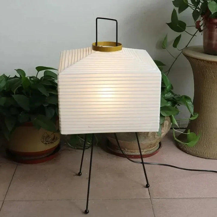 Papierowa lampa podłogowa w nowoczesnym stylu