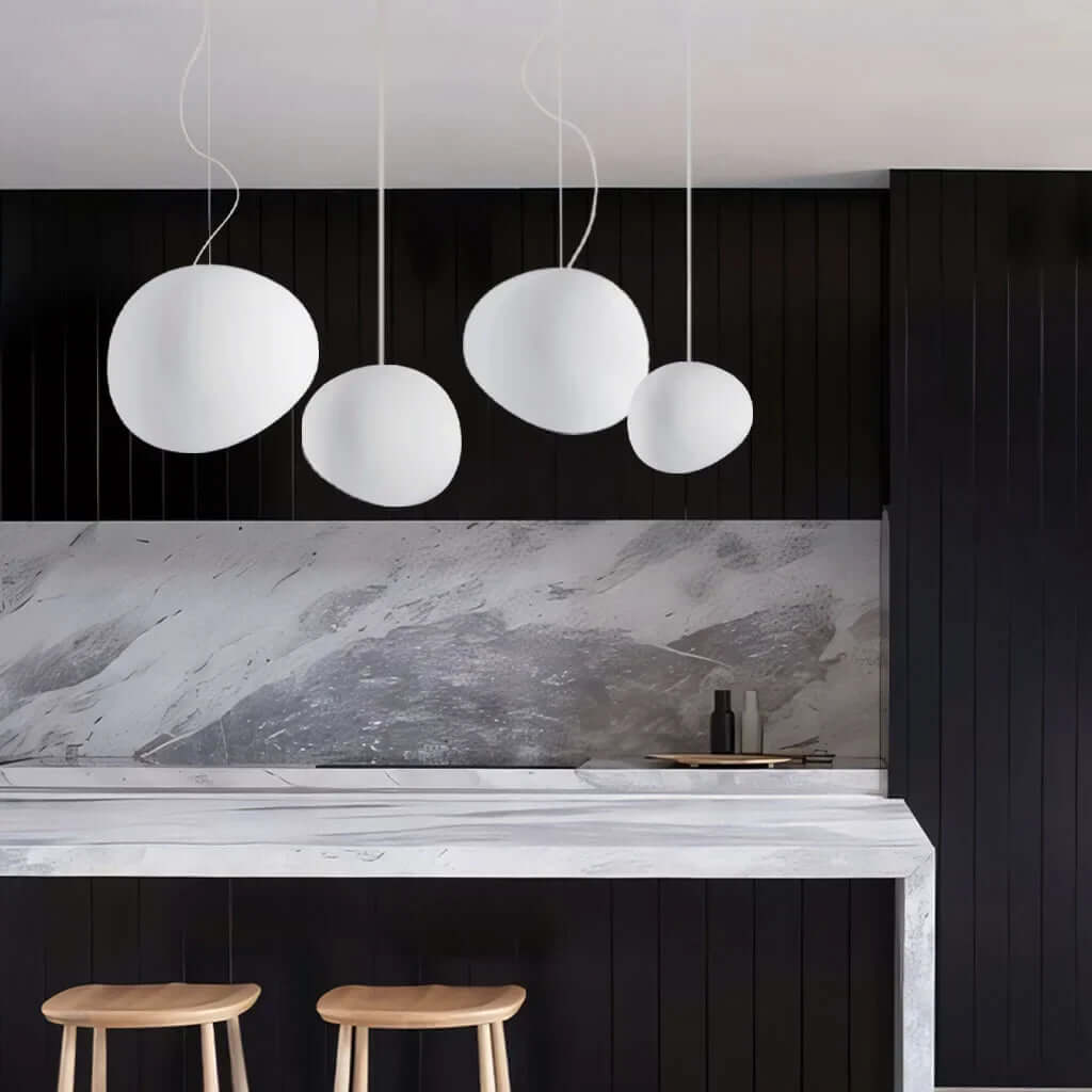 Lampa wisząca z białego kamienia - nowoczesna i minimalistyczna