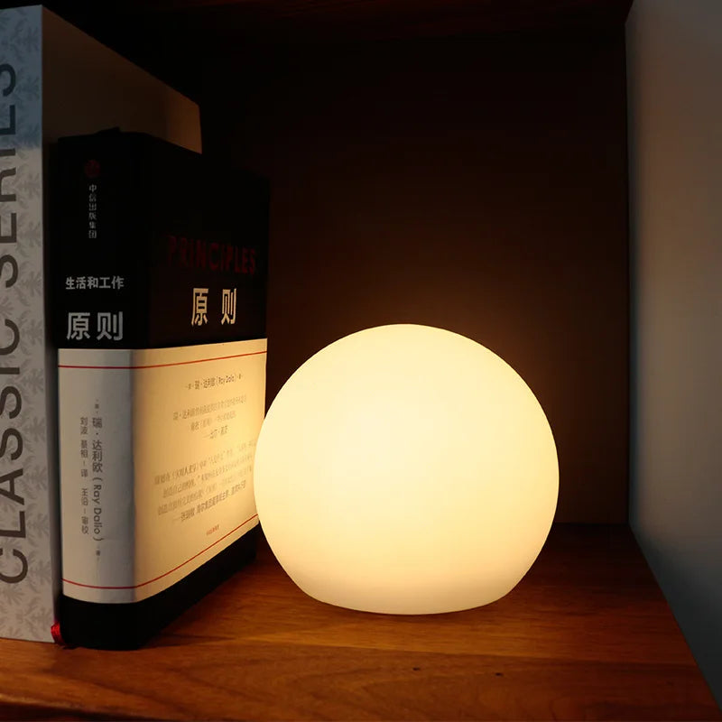 Kolorowa bezprzewodowa lampa stołowa LED z pilotem