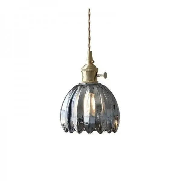 Elegancka szklana lampa wisząca w kształcie kwiatu - nastrojowe światło