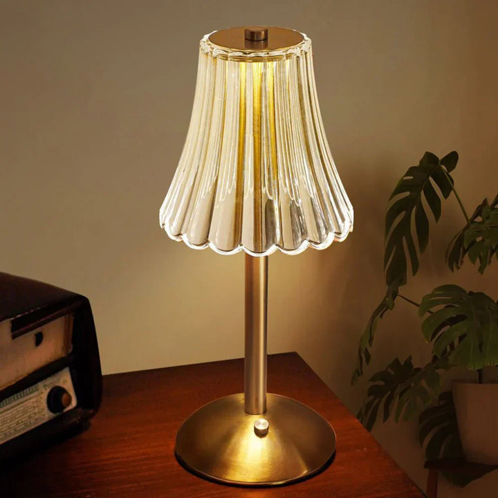 Elegancka lampa stołowa LED z kryształowym kloszem i złotym wykończeniem – włącznik dotykowy