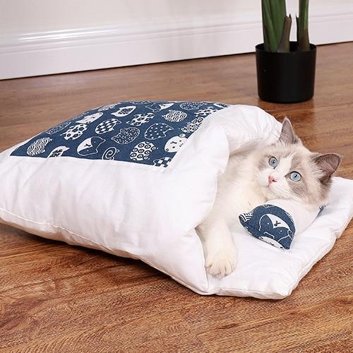 Zimowy śpiwór dla kotów – SnugKitty Frost Magic