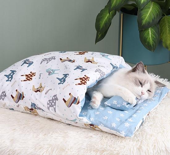 Zimowy śpiwór dla kotów – SnugKitty Frost Magic