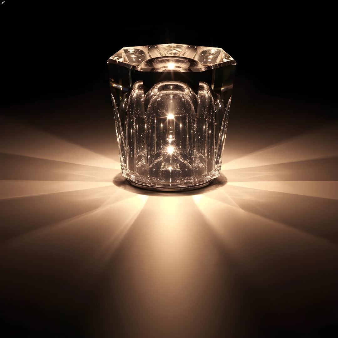 Kryształowa lampa stołowa VÉLORIA | Design w kształcie diamentu i gra świateł 360° | Bezprzewodowa i ładowana przez USB | Do 12 godzin świecenia