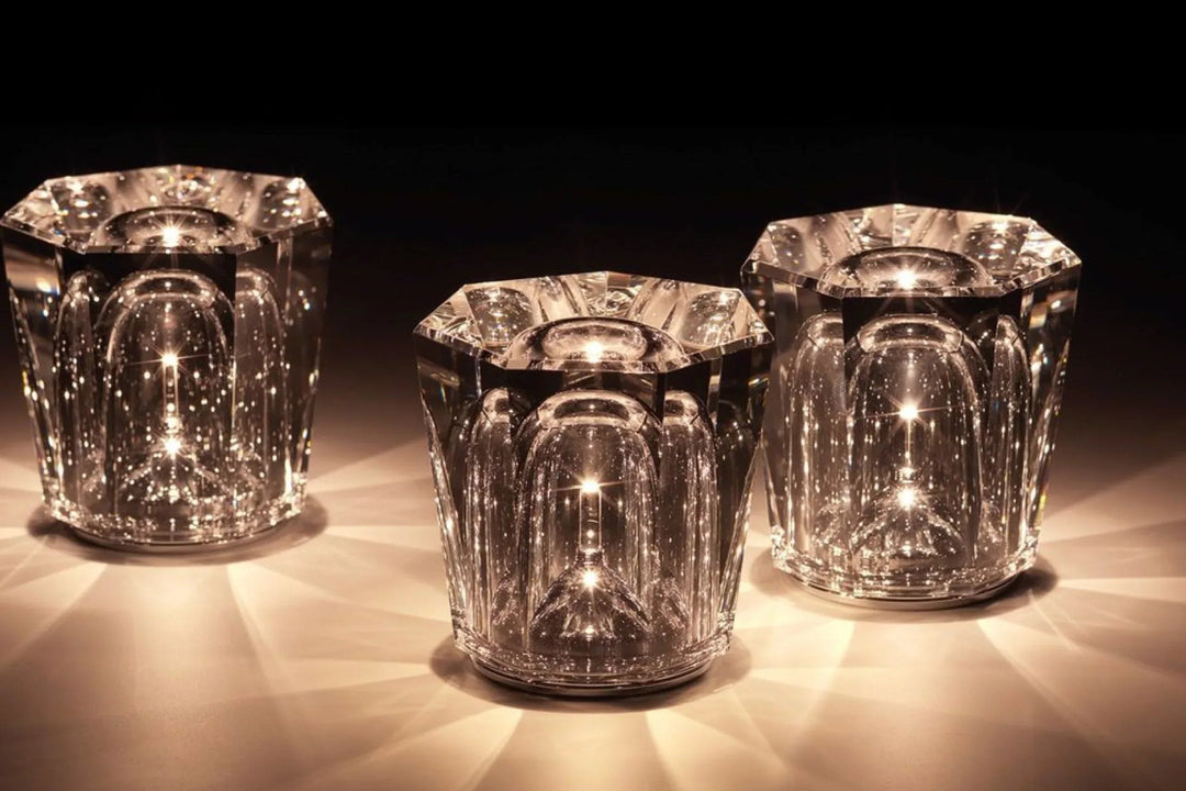 Kryształowa lampa stołowa VÉLORIA | Design w kształcie diamentu i gra świateł 360° | Bezprzewodowa i ładowana przez USB | Do 12 godzin świecenia