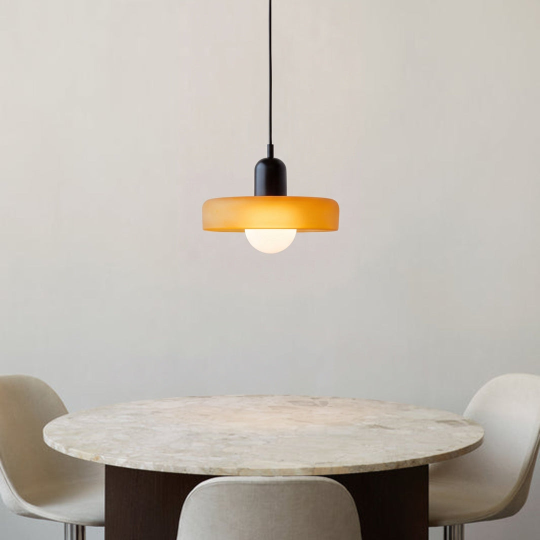 Lampa wisząca w stylu Bauhaus z kolorowego szkła