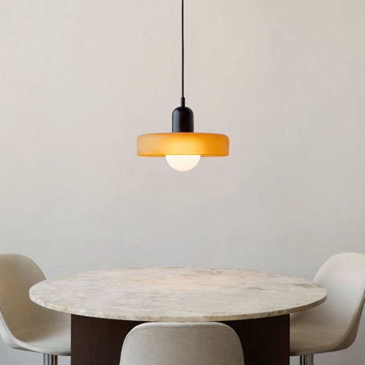 Lampa wisząca w stylu Bauhaus z kolorowego szkła