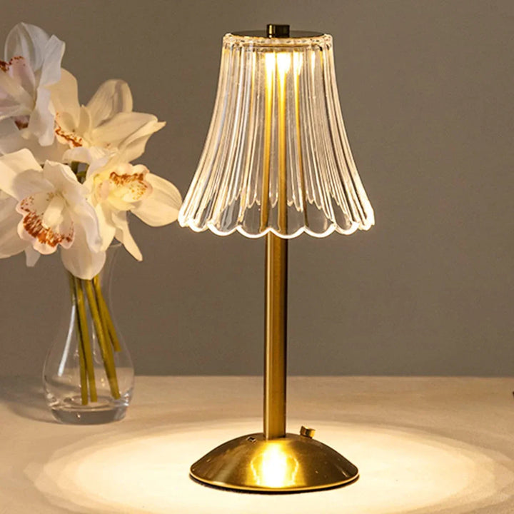 Elegancka lampa stołowa LED z kryształowym kloszem i złotym wykończeniem – włącznik dotykowy