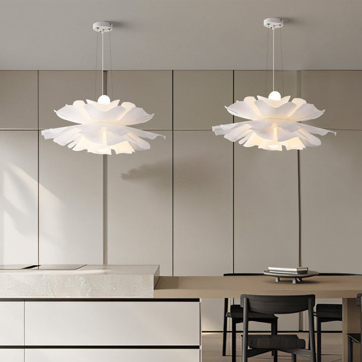 Gupton – nordycka lampa wisząca w kształcie kwiatu lotosu