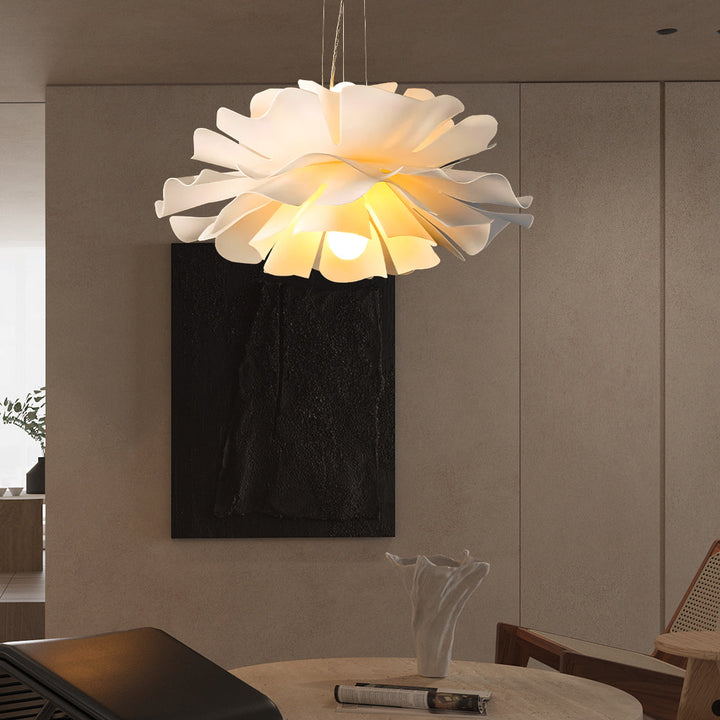 Gupton – nordycka lampa wisząca w kształcie kwiatu lotosu