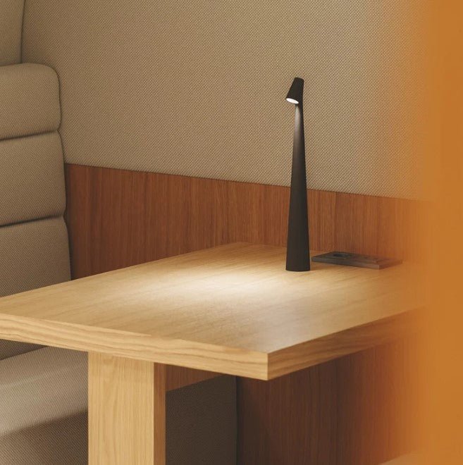 Lampa Stołowa LED z Ładowaniem – Bezprzewodowa, Ściemniana, Nowoczesne Oświetlenie