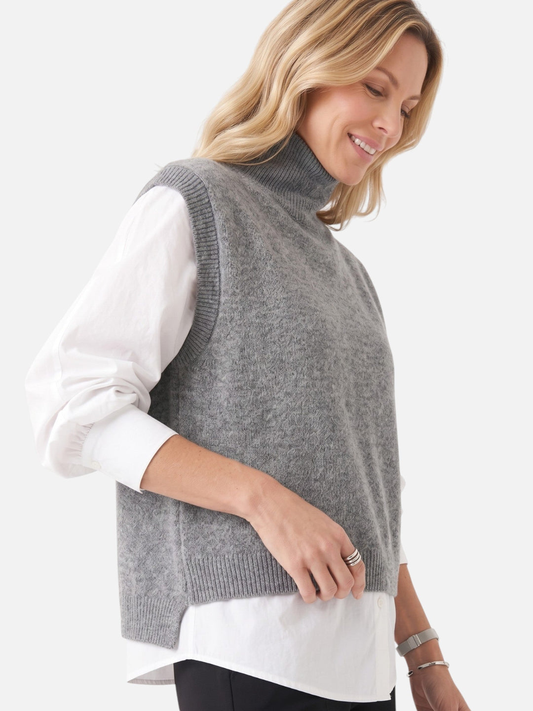 Damski dzianinowy sweter bez rękawów z golfem