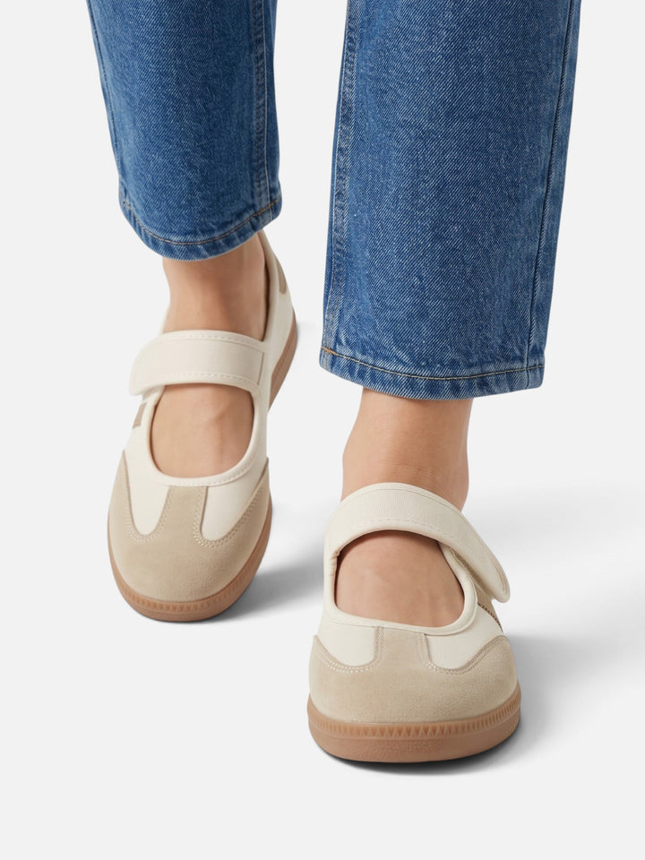 Damskie sneakersy w stylu Mary Jane z kontrastowymi paskami