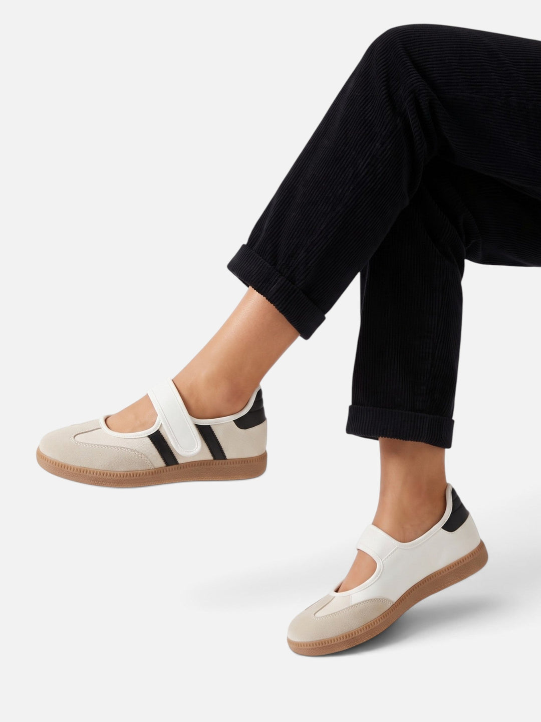 Damskie sneakersy w stylu Mary Jane z kontrastowymi paskami
