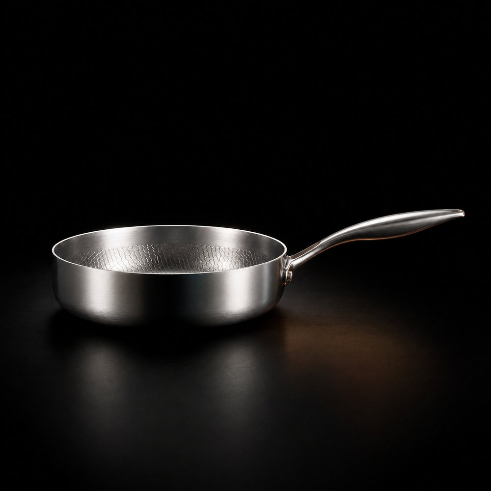 Młotkowana patelnia tytanowa z wysokim brzegiem