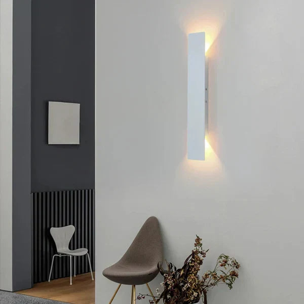 Nowoczesna Lampa Zewnętrzna – Kinkiet LED Góra/Dół, Wodoodporny, Pionowy Design