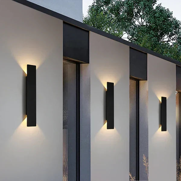 Nowoczesna Lampa Zewnętrzna – Kinkiet LED Góra/Dół, Wodoodporny, Pionowy Design