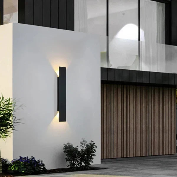 Nowoczesna Lampa Zewnętrzna – Kinkiet LED Góra/Dół, Wodoodporny, Pionowy Design