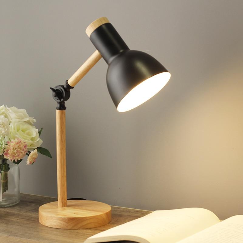 Skandynawska lampa stołowa z drewna | minimalistyczny design