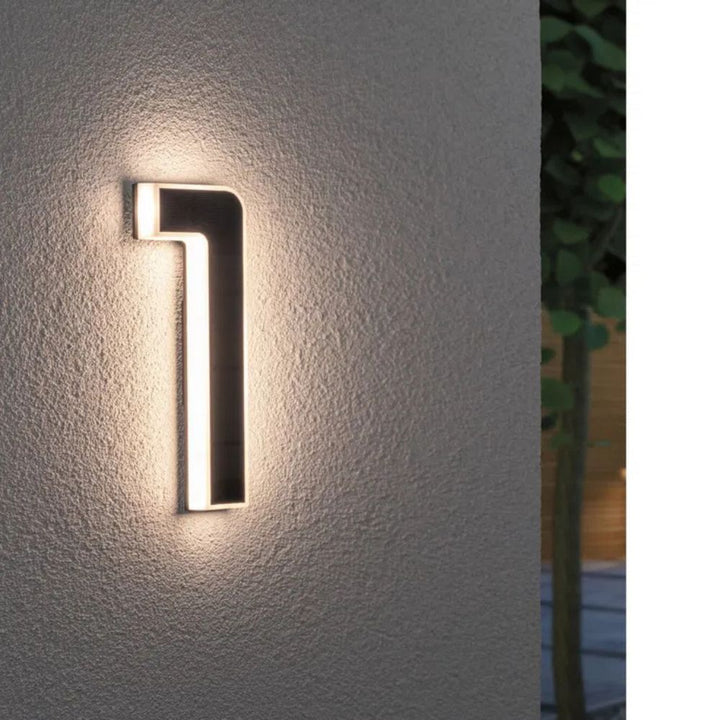 Solarny numer domu z diodą LED i czujnikiem zmierzchu