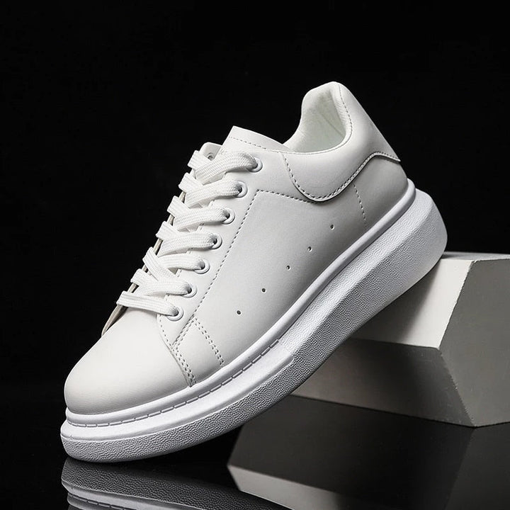 Białe sneakersy męskie | Gruba i wygodna podeszwa | Ponadczasowy design