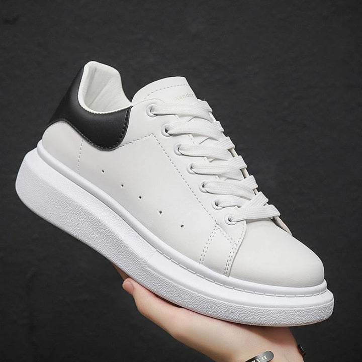 Białe sneakersy męskie | Gruba i wygodna podeszwa | Ponadczasowy design