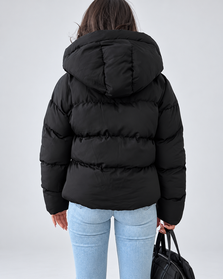 Damska oversize'owa pikowana kurtka puffer z kapturem i zamkiem